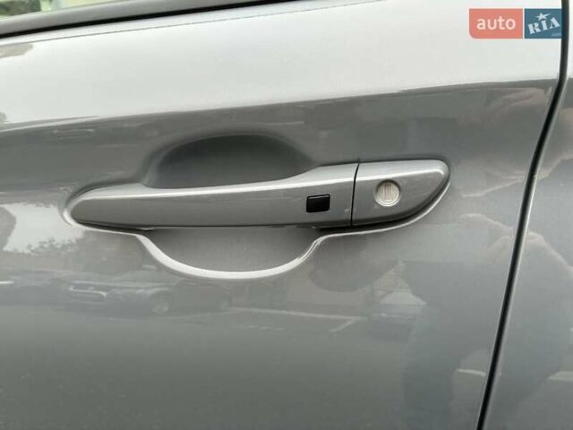 Серый Хендай Kona Electric, объемом двигателя 0 л и пробегом 78 тыс. км за 19500 $, фото 28 на Automoto.ua