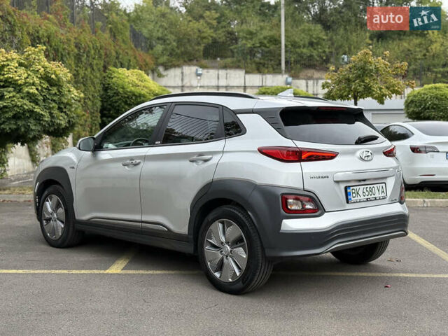 Серый Хендай Kona Electric, объемом двигателя 0 л и пробегом 26 тыс. км за 18850 $, фото 29 на Automoto.ua