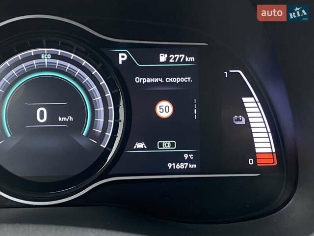 Сірий Хендай Kona Electric, об'ємом двигуна 0 л та пробігом 91 тис. км за 18900 $, фото 41 на Automoto.ua