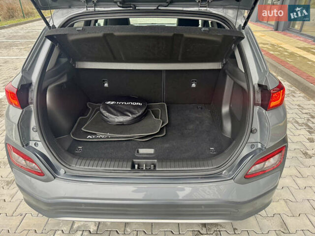 Сірий Хендай Kona Electric, об'ємом двигуна 0 л та пробігом 78 тис. км за 18900 $, фото 18 на Automoto.ua