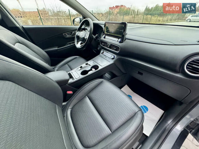 Сірий Хендай Kona Electric, об'ємом двигуна 0 л та пробігом 78 тис. км за 18900 $, фото 28 на Automoto.ua