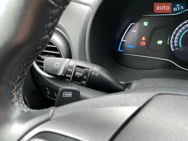 Сірий Хендай Kona Electric, об'ємом двигуна 0 л та пробігом 91 тис. км за 18900 $, фото 36 на Automoto.ua