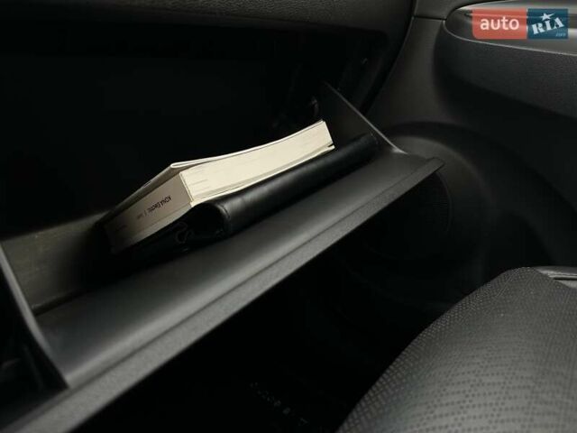 Сірий Хендай Kona Electric, об'ємом двигуна 0 л та пробігом 76 тис. км за 20500 $, фото 75 на Automoto.ua