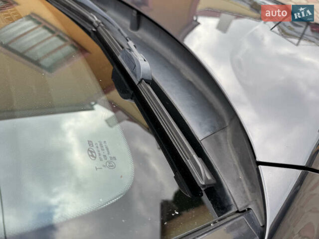 Серый Хендай Kona Electric, объемом двигателя 0 л и пробегом 106 тыс. км за 15999 $, фото 20 на Automoto.ua