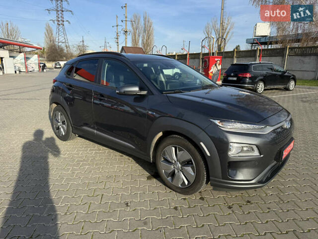 Серый Хендай Kona Electric, объемом двигателя 0 л и пробегом 69 тыс. км за 19300 $, фото 13 на Automoto.ua