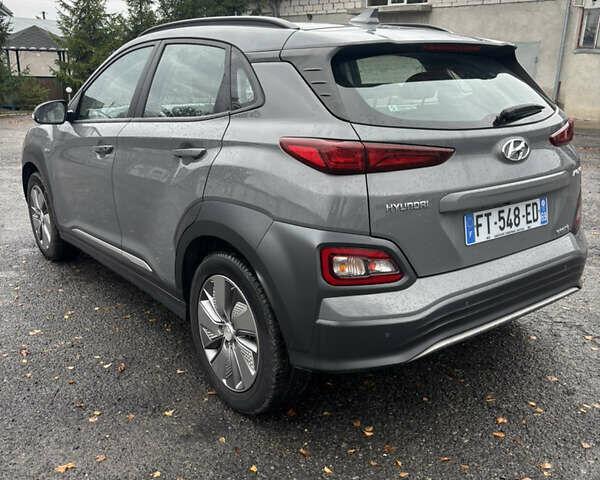 Сірий Хендай Kona Electric, об'ємом двигуна 0 л та пробігом 56 тис. км за 15400 $, фото 9 на Automoto.ua