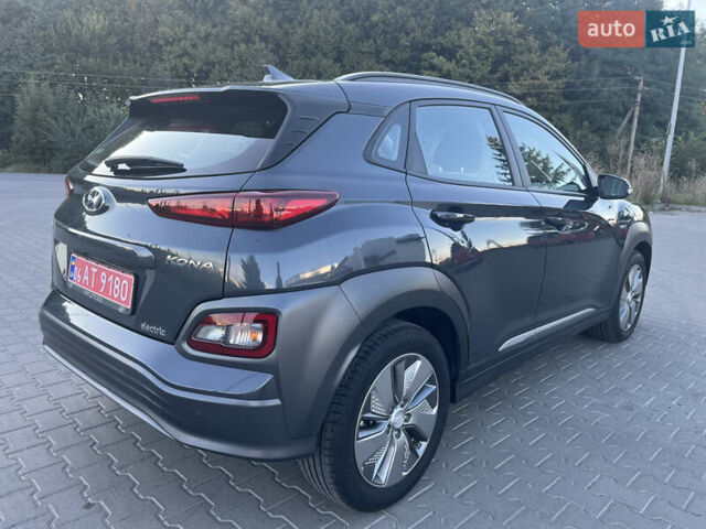 Серый Хендай Kona Electric, объемом двигателя 0 л и пробегом 31 тыс. км за 15450 $, фото 18 на Automoto.ua
