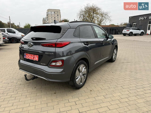 Серый Хендай Kona Electric, объемом двигателя 0 л и пробегом 52 тыс. км за 19000 $, фото 19 на Automoto.ua