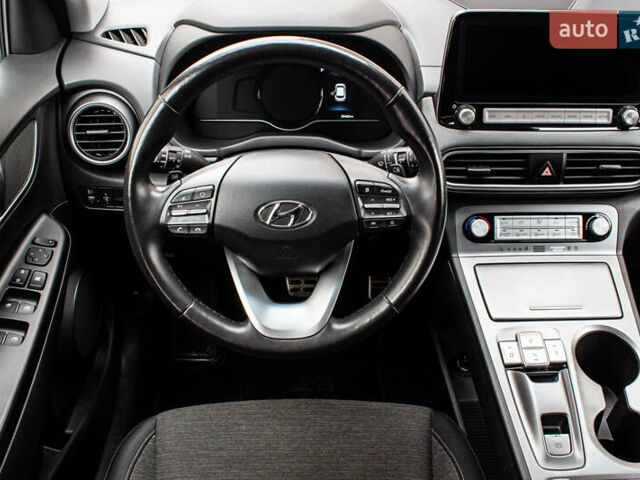 Сірий Хендай Kona Electric, об'ємом двигуна 0 л та пробігом 26 тис. км за 16300 $, фото 41 на Automoto.ua