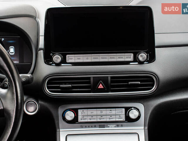 Сірий Хендай Kona Electric, об'ємом двигуна 0 л та пробігом 26 тис. км за 16300 $, фото 49 на Automoto.ua