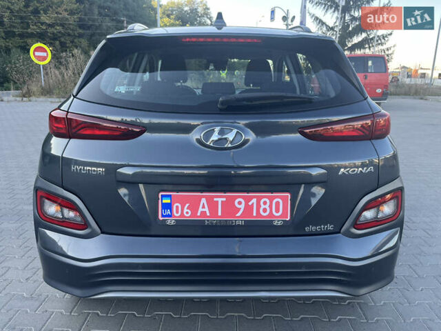 Сірий Хендай Kona Electric, об'ємом двигуна 0 л та пробігом 31 тис. км за 15500 $, фото 55 на Automoto.ua