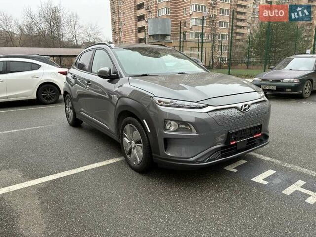Серый Хендай Kona Electric, объемом двигателя 0 л и пробегом 78 тыс. км за 19500 $, фото 4 на Automoto.ua