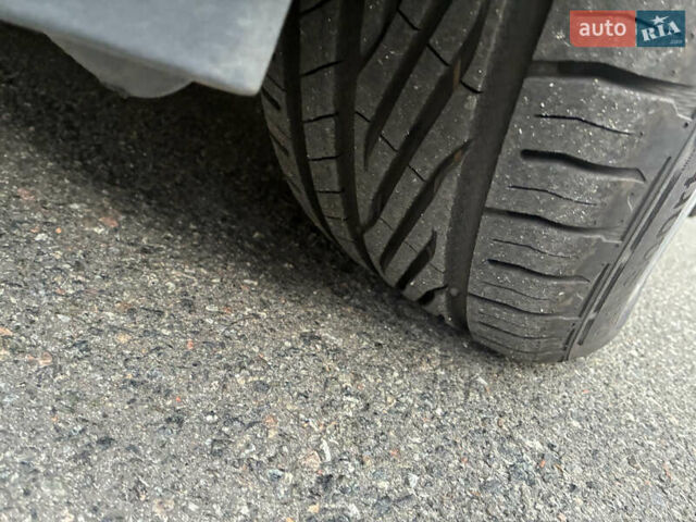 Серый Хендай Kona Electric, объемом двигателя 0 л и пробегом 117 тыс. км за 18800 $, фото 8 на Automoto.ua