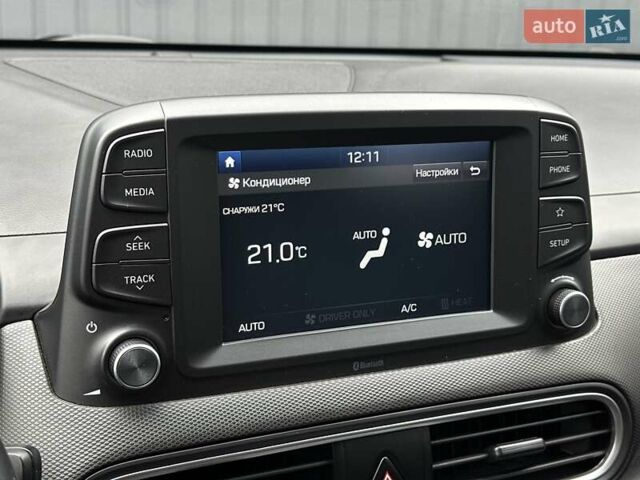 Сірий Хендай Kona Electric, об'ємом двигуна 0 л та пробігом 63 тис. км за 18500 $, фото 35 на Automoto.ua