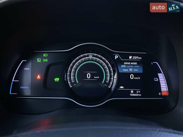 Серый Хендай Kona Electric, объемом двигателя 0 л и пробегом 104 тыс. км за 17200 $, фото 45 на Automoto.ua