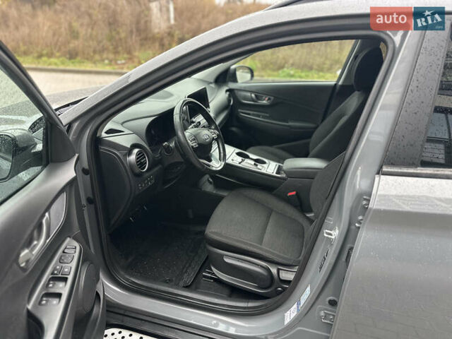 Серый Хендай Kona Electric, объемом двигателя 0 л и пробегом 158 тыс. км за 16300 $, фото 37 на Automoto.ua