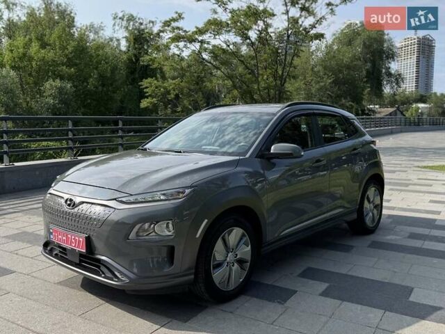 Сірий Хендай Kona Electric, об'ємом двигуна 0 л та пробігом 19 тис. км за 16000 $, фото 6 на Automoto.ua