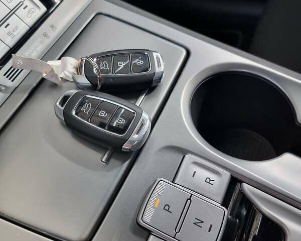 Серый Хендай Kona Electric, объемом двигателя 0 л и пробегом 42 тыс. км за 16200 $, фото 32 на Automoto.ua