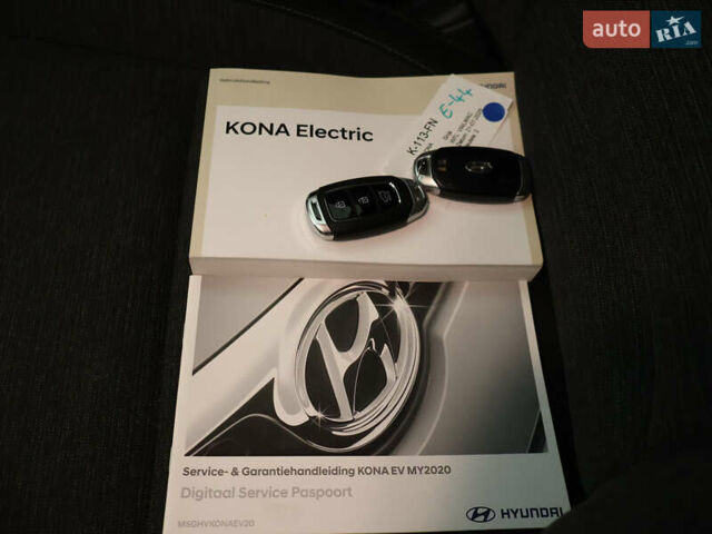 Серый Хендай Kona Electric, объемом двигателя 0 л и пробегом 155 тыс. км за 17400 $, фото 11 на Automoto.ua