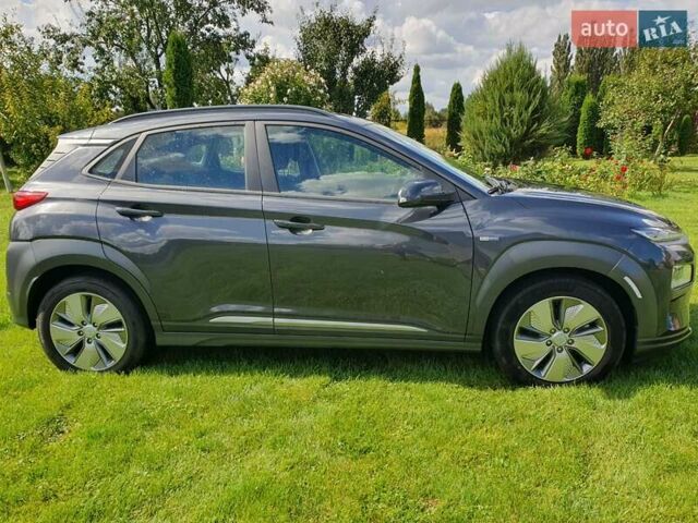 Серый Хендай Kona Electric, объемом двигателя 0 л и пробегом 135 тыс. км за 17100 $, фото 13 на Automoto.ua
