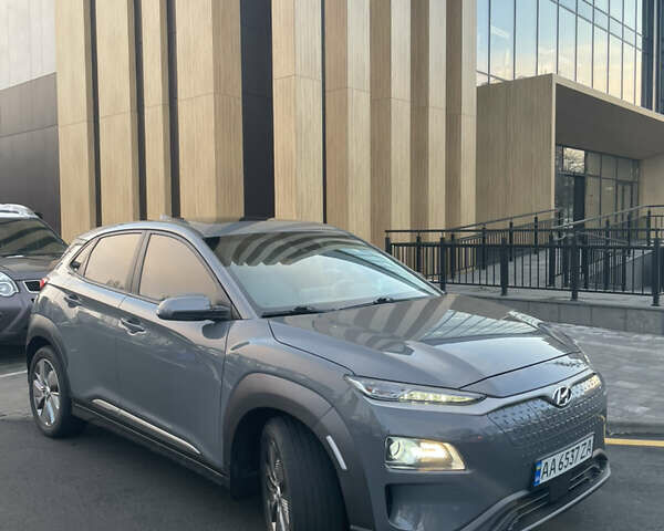 Серый Хендай Kona Electric, объемом двигателя 0 л и пробегом 81 тыс. км за 16099 $, фото 8 на Automoto.ua