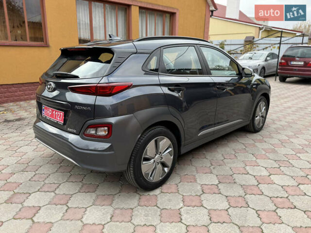 Серый Хендай Kona Electric, объемом двигателя 0 л и пробегом 106 тыс. км за 15999 $, фото 5 на Automoto.ua