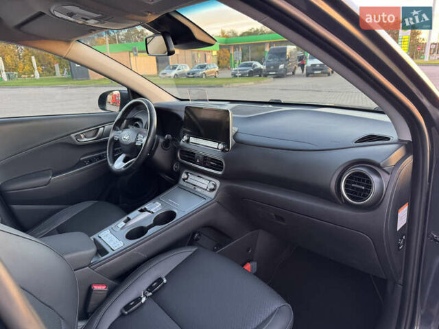 Сірий Хендай Kona Electric, об'ємом двигуна 0 л та пробігом 114 тис. км за 17999 $, фото 26 на Automoto.ua