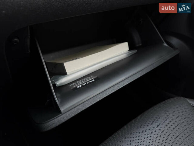 Серый Хендай Kona Electric, объемом двигателя 0 л и пробегом 36 тыс. км за 20700 $, фото 75 на Automoto.ua