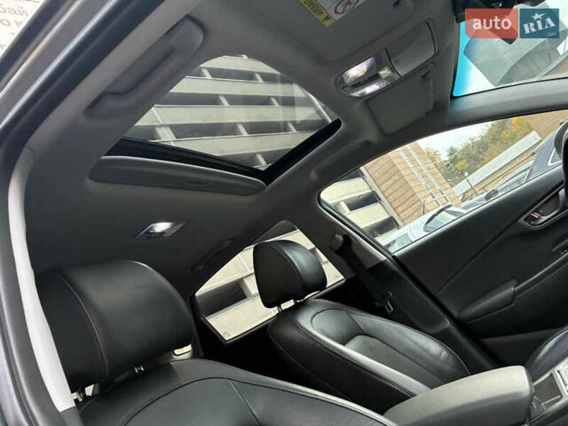 Серый Хендай Kona Electric, объемом двигателя 0 л и пробегом 117 тыс. км за 18800 $, фото 16 на Automoto.ua