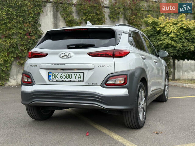Серый Хендай Kona Electric, объемом двигателя 0 л и пробегом 26 тыс. км за 18850 $, фото 24 на Automoto.ua