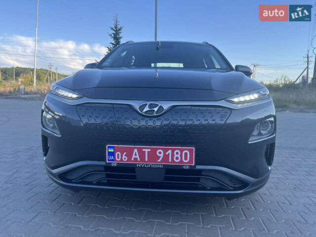 Сірий Хендай Kona Electric, об'ємом двигуна 0 л та пробігом 31 тис. км за 15500 $, фото 62 на Automoto.ua