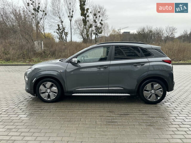 Серый Хендай Kona Electric, объемом двигателя 0 л и пробегом 158 тыс. км за 16300 $, фото 8 на Automoto.ua