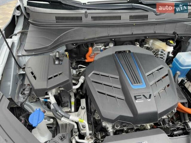 Серый Хендай Kona Electric, объемом двигателя 0 л и пробегом 40 тыс. км за 16900 $, фото 17 на Automoto.ua