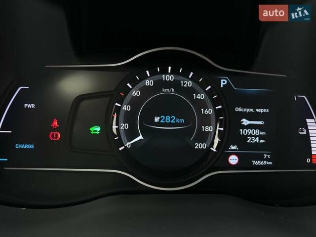 Сірий Хендай Kona Electric, об'ємом двигуна 0 л та пробігом 76 тис. км за 20500 $, фото 60 на Automoto.ua