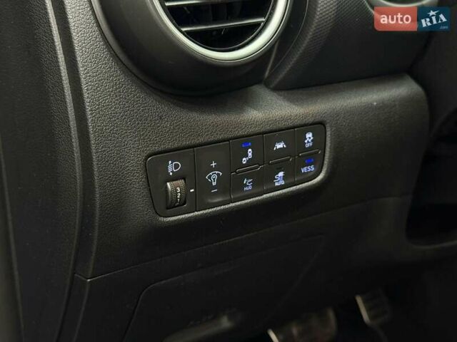 Сірий Хендай Kona Electric, об'ємом двигуна 0 л та пробігом 71 тис. км за 18465 $, фото 21 на Automoto.ua