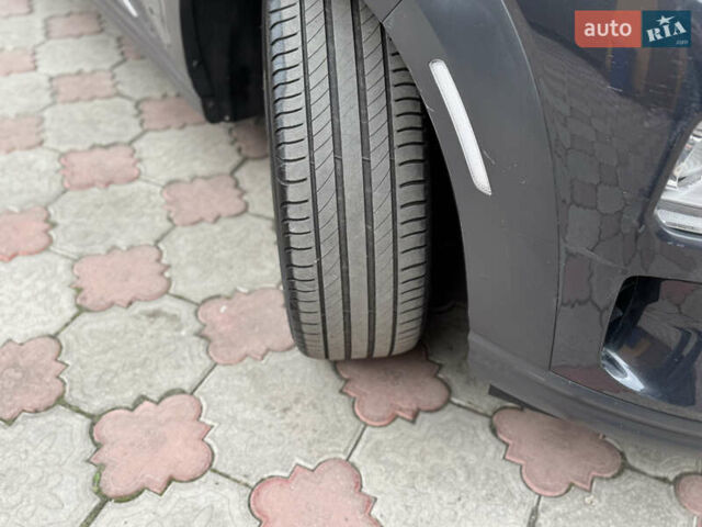 Серый Хендай Kona Electric, объемом двигателя 0 л и пробегом 106 тыс. км за 15999 $, фото 55 на Automoto.ua