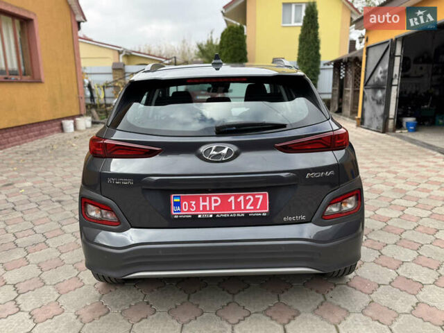 Серый Хендай Kona Electric, объемом двигателя 0 л и пробегом 106 тыс. км за 15999 $, фото 6 на Automoto.ua