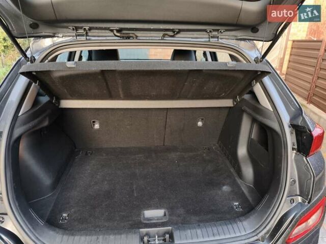 Серый Хендай Kona Electric, объемом двигателя 0 л и пробегом 121 тыс. км за 16000 $, фото 17 на Automoto.ua