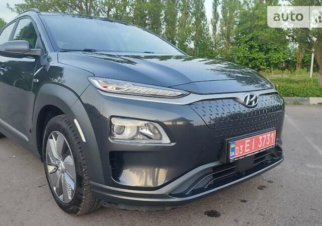 Серый Хендай Kona Electric, объемом двигателя 0 л и пробегом 88 тыс. км за 17099 $, фото 12 на Automoto.ua