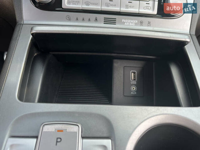 Серый Хендай Kona Electric, объемом двигателя 0 л и пробегом 49 тыс. км за 14900 $, фото 47 на Automoto.ua