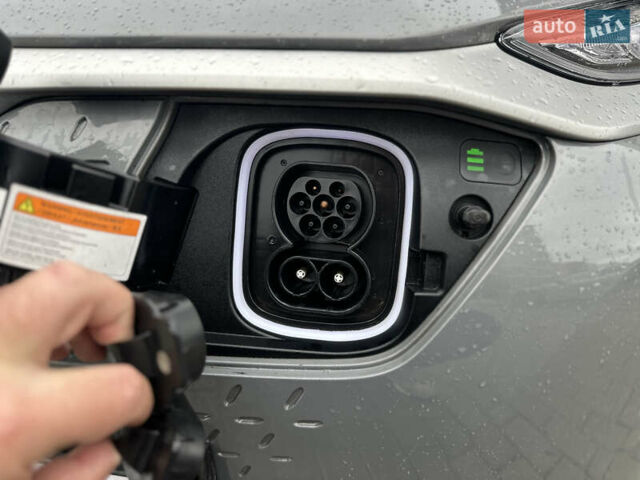 Серый Хендай Kona Electric, объемом двигателя 0 л и пробегом 158 тыс. км за 16300 $, фото 12 на Automoto.ua