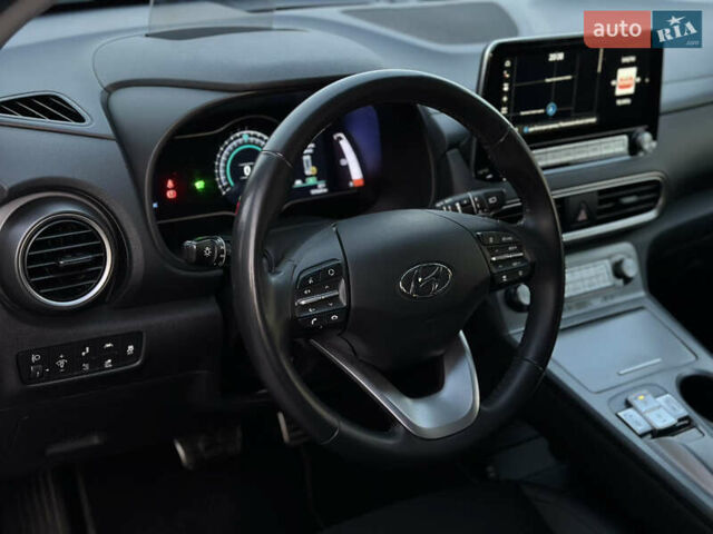 Серый Хендай Kona Electric, объемом двигателя 0 л и пробегом 159 тыс. км за 16900 $, фото 36 на Automoto.ua