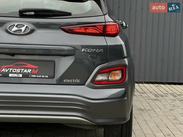 Сірий Хендай Kona Electric, об'ємом двигуна 0 л та пробігом 63 тис. км за 18500 $, фото 18 на Automoto.ua