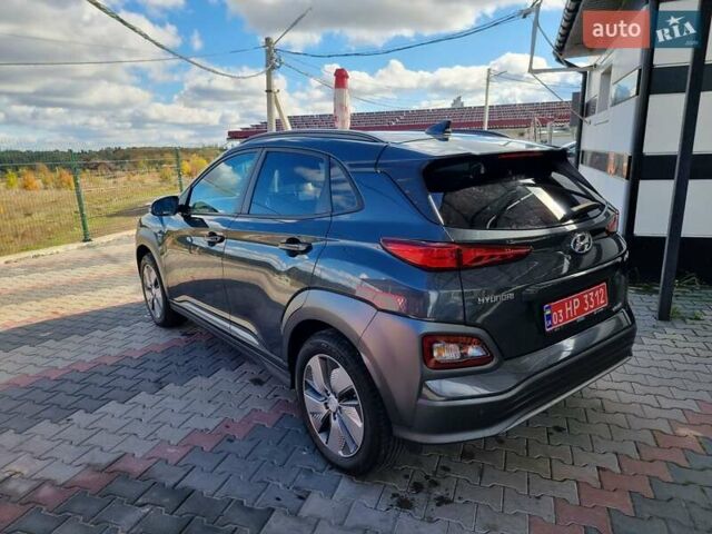 Серый Хендай Kona Electric, объемом двигателя 0 л и пробегом 42 тыс. км за 16200 $, фото 16 на Automoto.ua