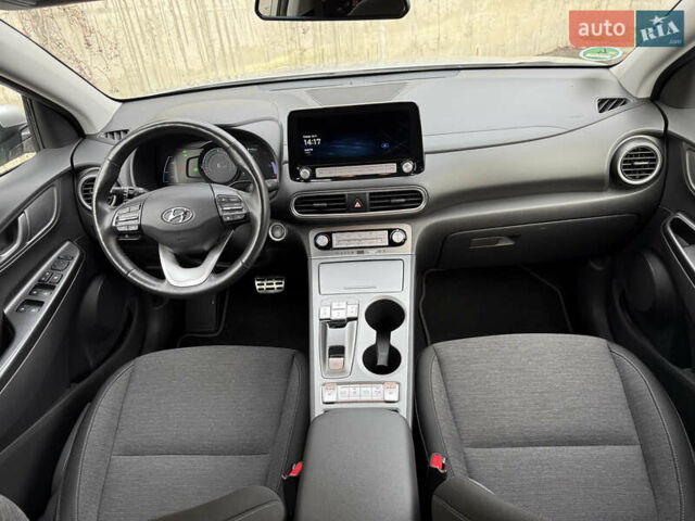 Серый Хендай Kona Electric, объемом двигателя 0 л и пробегом 26 тыс. км за 18850 $, фото 36 на Automoto.ua