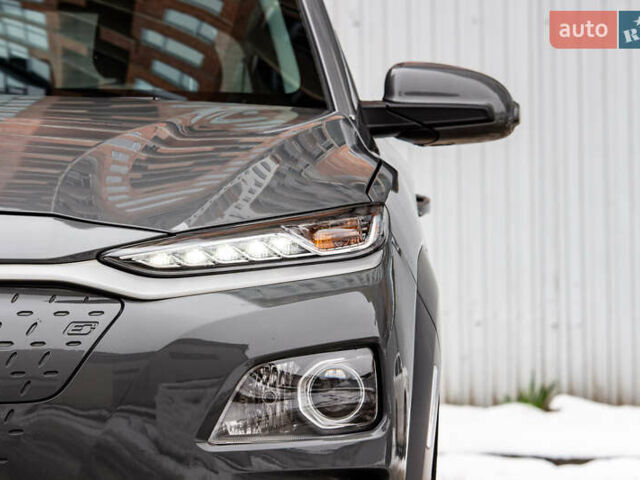 Сірий Хендай Kona Electric, об'ємом двигуна 0 л та пробігом 26 тис. км за 16300 $, фото 4 на Automoto.ua