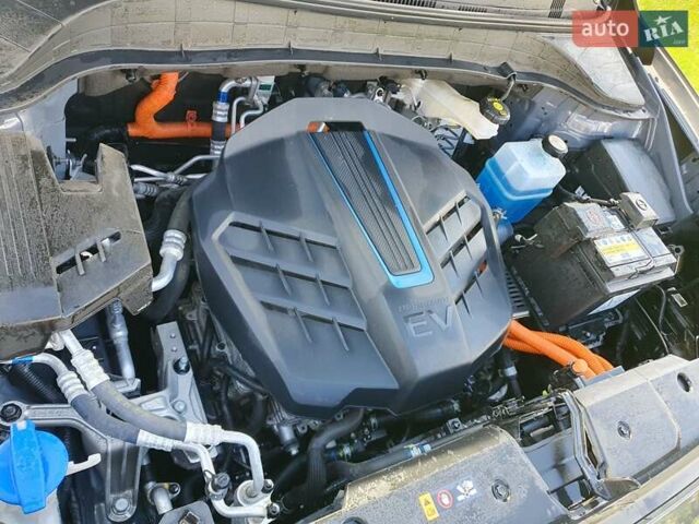 Серый Хендай Kona Electric, объемом двигателя 0 л и пробегом 135 тыс. км за 17100 $, фото 7 на Automoto.ua