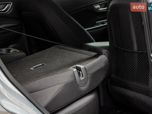 Сірий Хендай Kona Electric, об'ємом двигуна 0 л та пробігом 26 тис. км за 16300 $, фото 36 на Automoto.ua