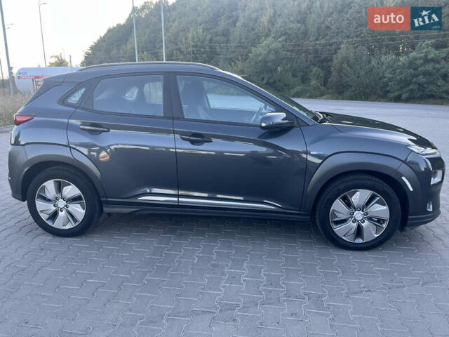 Сірий Хендай Kona Electric, об'ємом двигуна 0 л та пробігом 31 тис. км за 15500 $, фото 5 на Automoto.ua