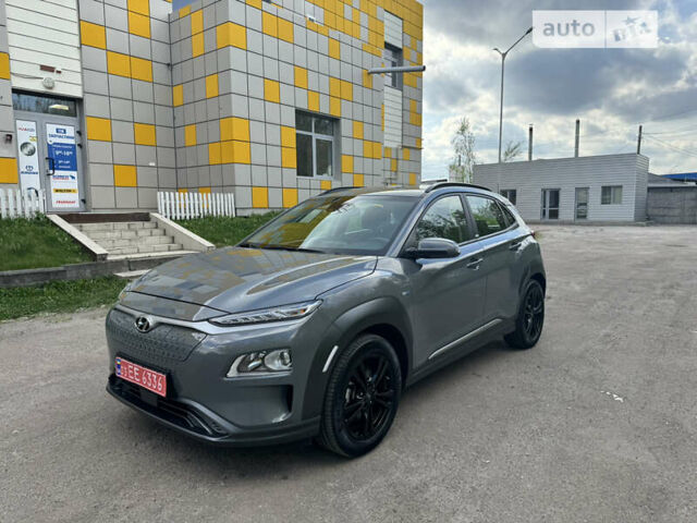 Серый Хендай Kona Electric, объемом двигателя 0 л и пробегом 38 тыс. км за 16799 $, фото 4 на Automoto.ua